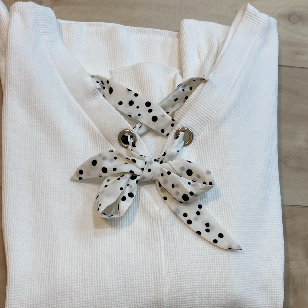 NWT polka dot tie back white top